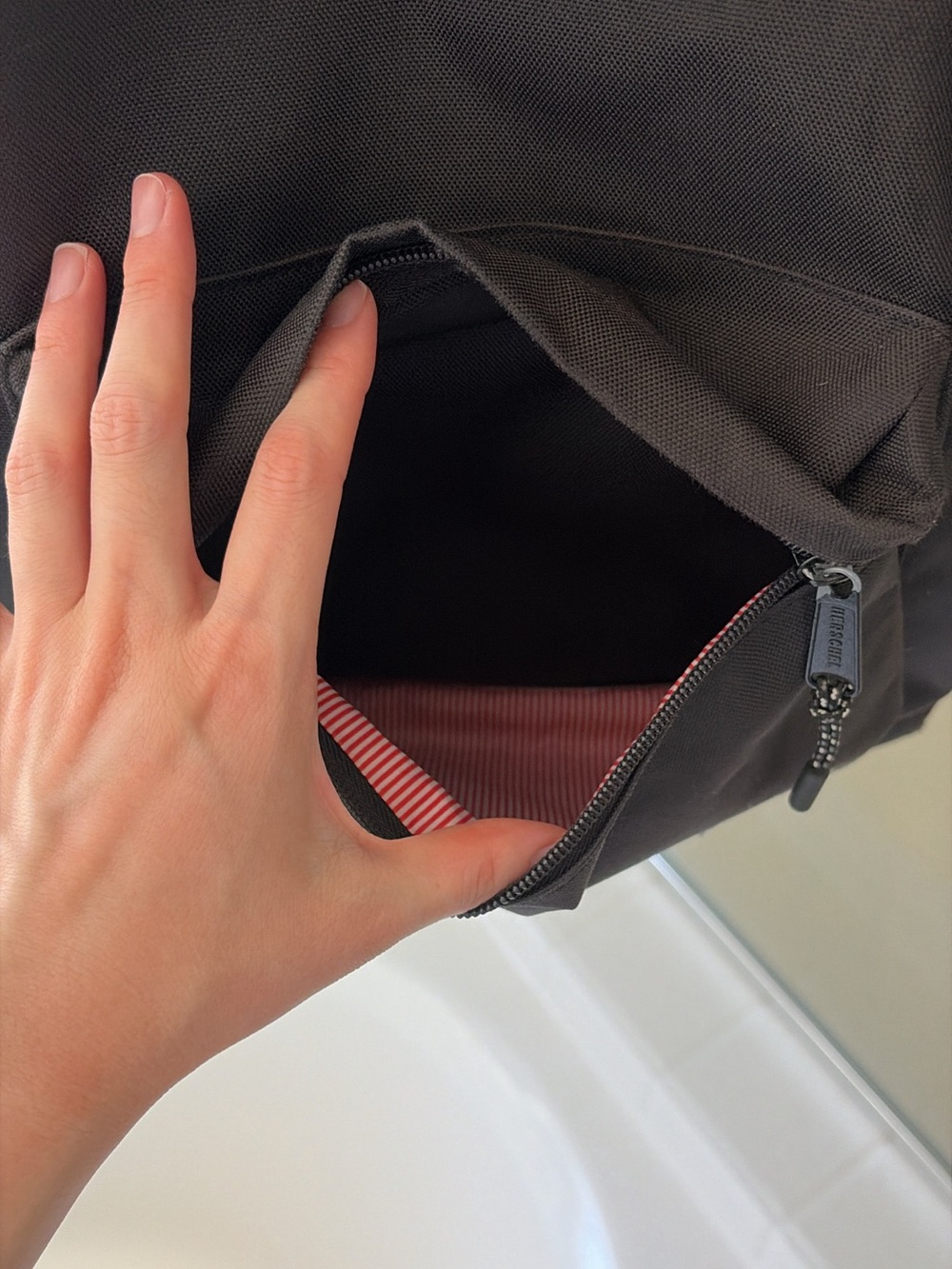 Herschel Black Classic Backpack 30L Laptop Bag - Picture 3 of 4